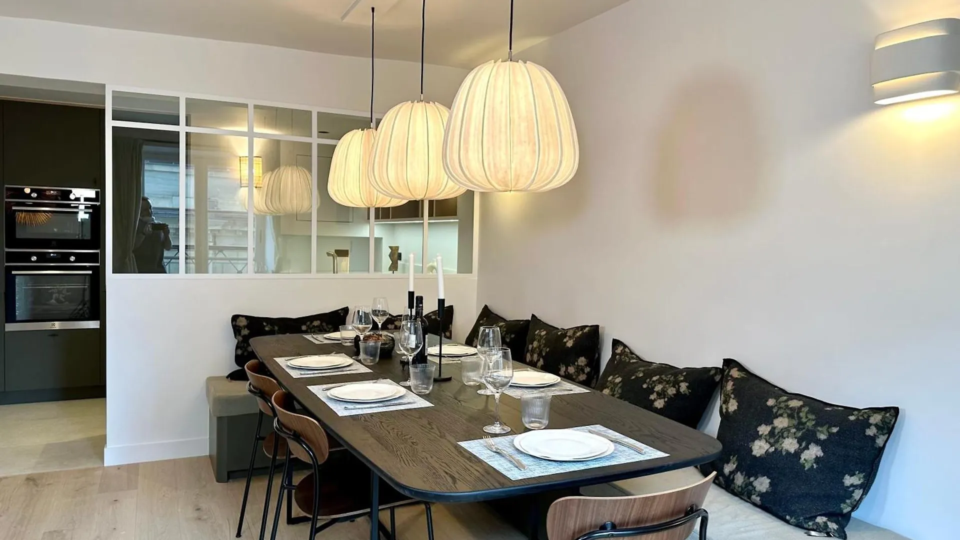 Spacious Luxembourg Garden Family Flat